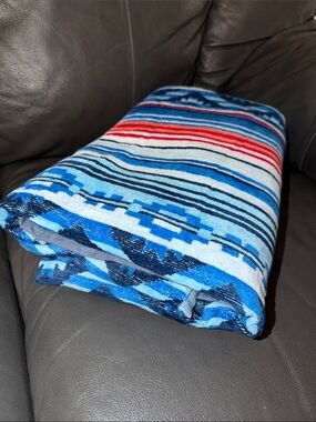 Wrangler Indigo Azure Crystal Blue Red Frontier Oversized Beach Picnic Blanket